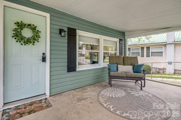 1015 Mountain View ST, Hendersonville, NC 28739