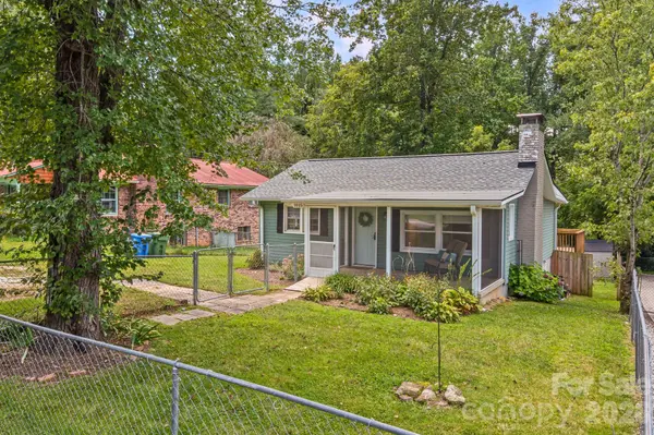 1015 Mountain View ST, Hendersonville, NC 28739