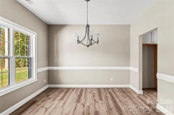 2858 Eland DR, Winston Salem, NC 27127