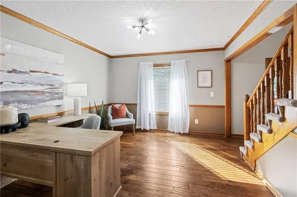 1042 E Millview CIR, Olathe, KS 66061