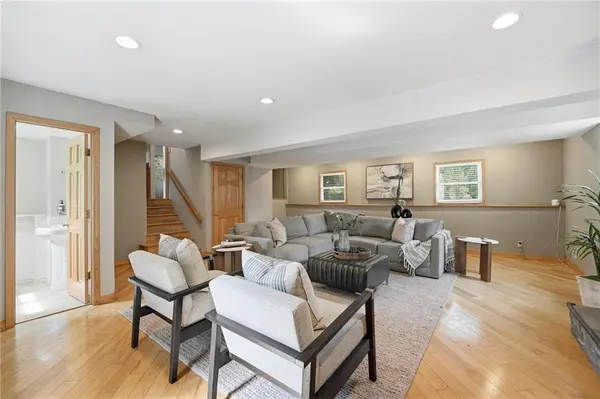8133 W 93rd ST, Overland Park, KS 66212