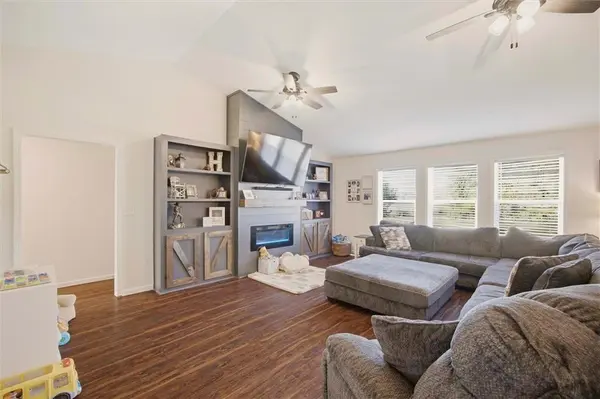 501 Ohio ST, East Lynne, MO 64743