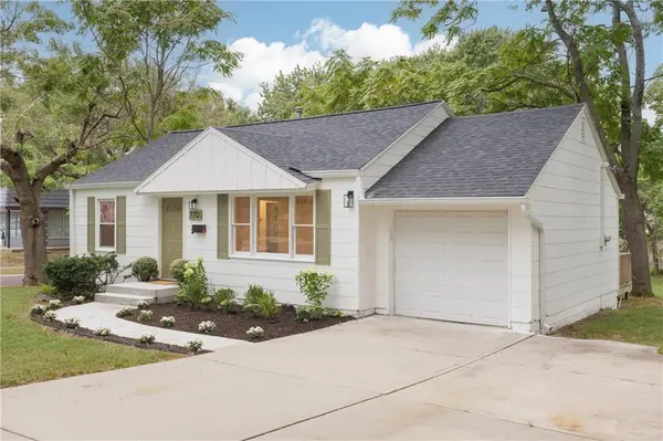 7732 FOSTER ST, Overland Park, KS 66204