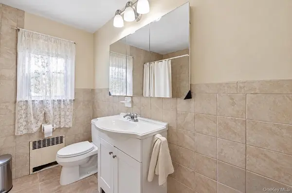 20 W 18th ST, Huntington Station, NY 11746