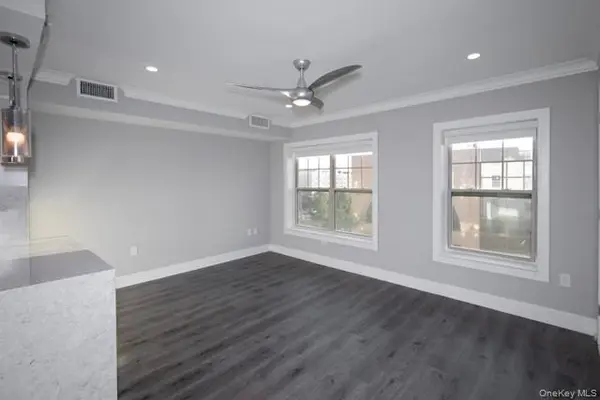 100 Glen ST #N2216, Glen Cove, NY 11542
