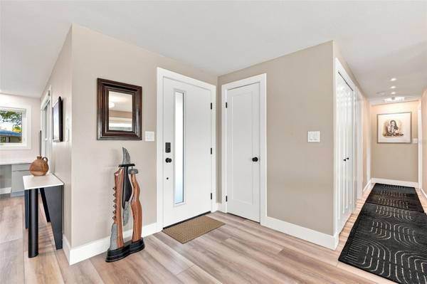 2303 CONSTITUTION BLVD, Sarasota, FL 34231