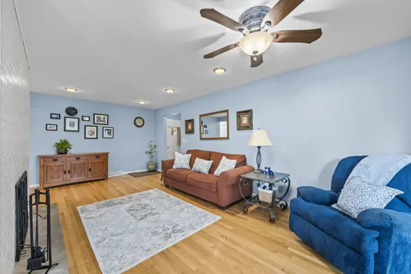419 S PHELPS AVE, Arlington Heights, IL 60004