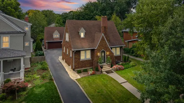 227 2nd AVE, Libertyville, IL 60048