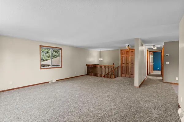 302 Jennifer LN, Jordan, MN 55352