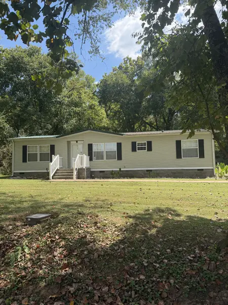 204 Rayfield Ave, Lawrenceburg, TN 38464
