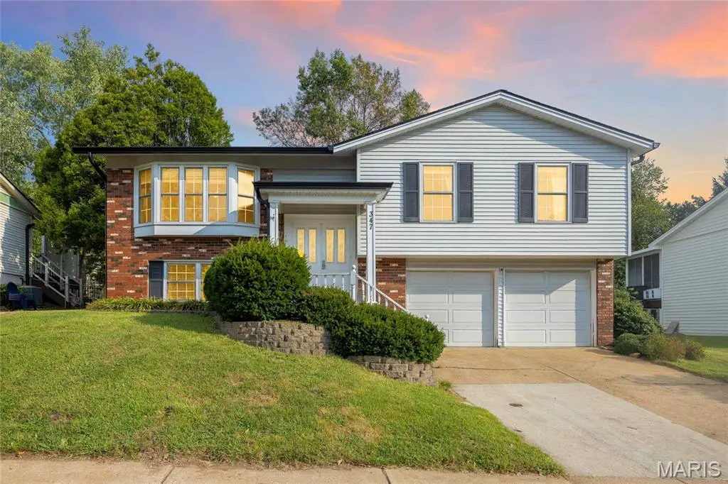 347 Parma DR, Ballwin, MO 63021