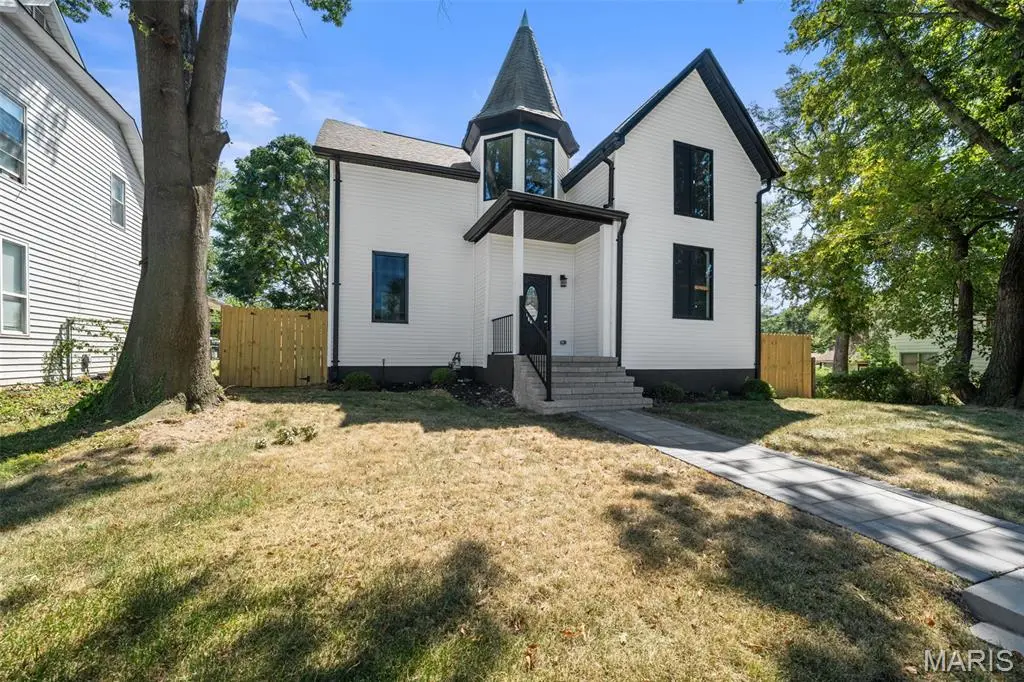 6252 Famous AVE, St Louis, MO 63139