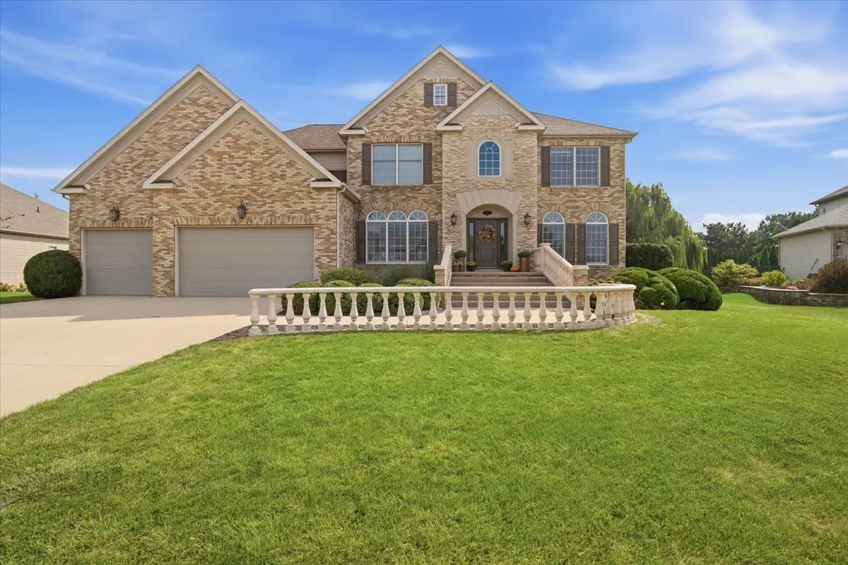 3 Lavender LN, Bloomington, IL 61704