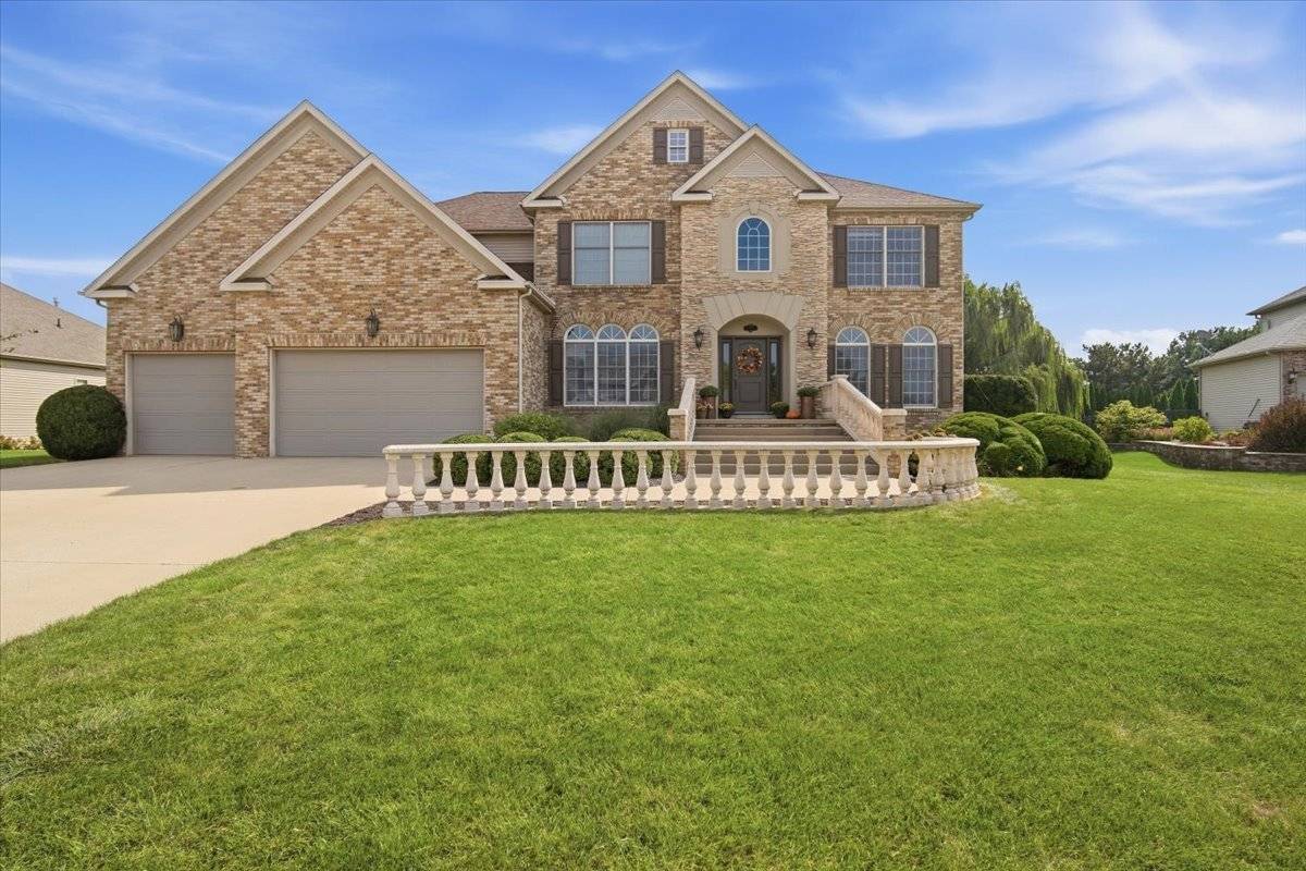 3 Lavender LN, Bloomington, IL 61704