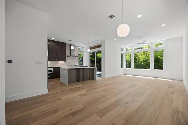 900 S 2nd ST #20, Austin, TX 78704