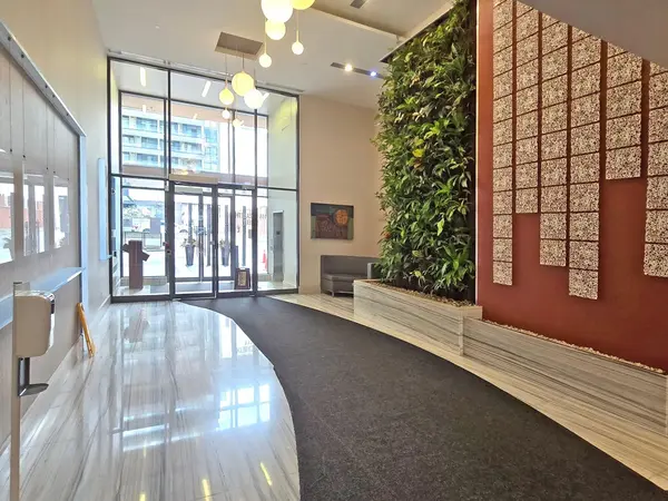111 Elizabeth ST #1820, Toronto C01, ON M5G 1P7