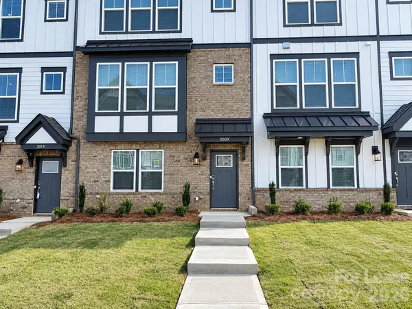 3009 Rexton LN, Charlotte, NC 28262
