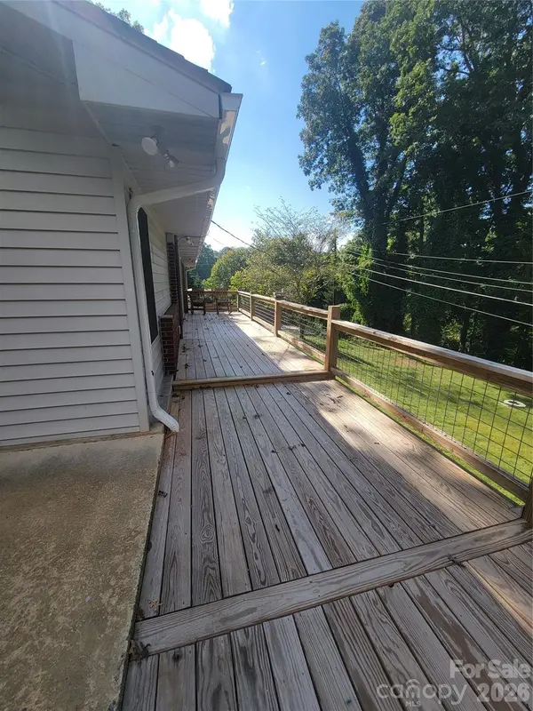 67 Fairlane DR, Waynesville, NC 28786