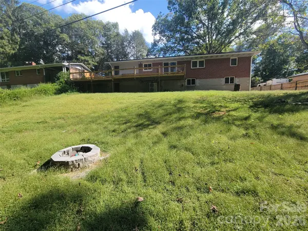 67 Fairlane DR, Waynesville, NC 28786