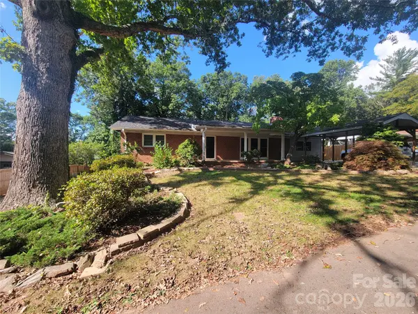 67 Fairlane DR, Waynesville, NC 28786