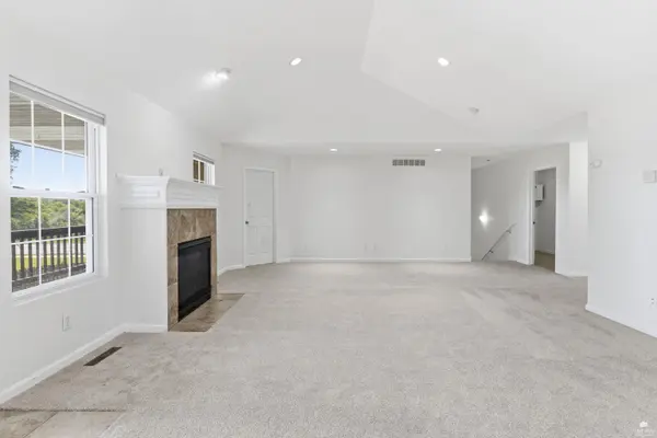 731 Tallgrass DR, Junction City, KS 66441
