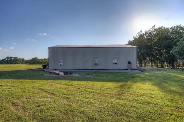 11445 SW 90th ST, Chetopa, KS 67336