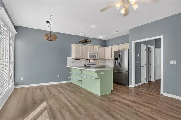 2022 Madison DR, Bonner Springs, KS 66012