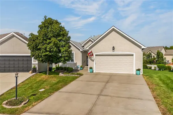 3328 SW Jessie LN, Lee's Summit, MO 64082