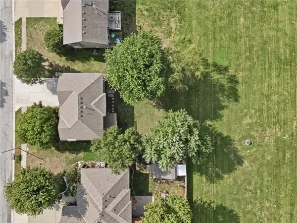 800 Garnes ST, Raymore, MO 64083