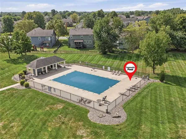 800 Garnes ST, Raymore, MO 64083