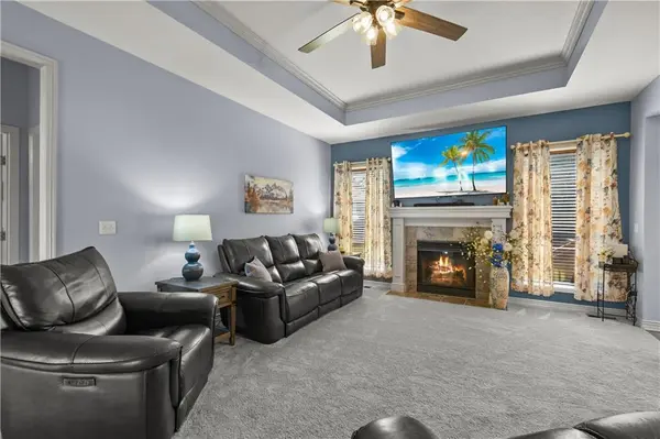 1601 Kimberly CT, Greenwood, MO 64034