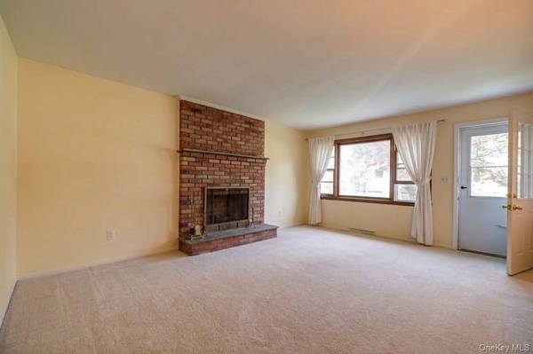 146 Carley AVE, Huntington, NY 11743