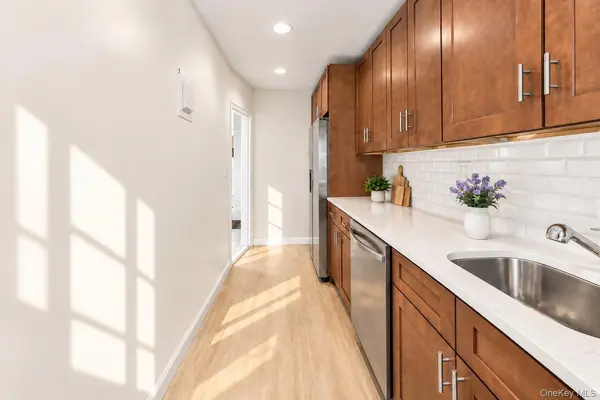 811 Bronx River RD #3H, Bronxville, NY 10708
