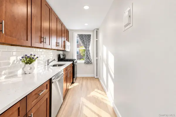 811 Bronx River RD #3H, Bronxville, NY 10708