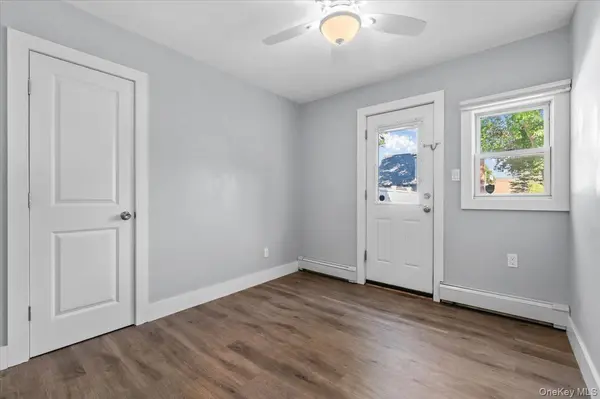 89 3rd AVE, Massapequa Park, NY 11762