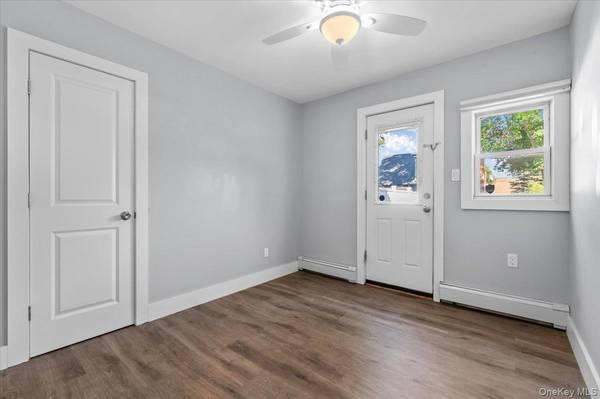89 3rd AVE, Massapequa Park, NY 11762