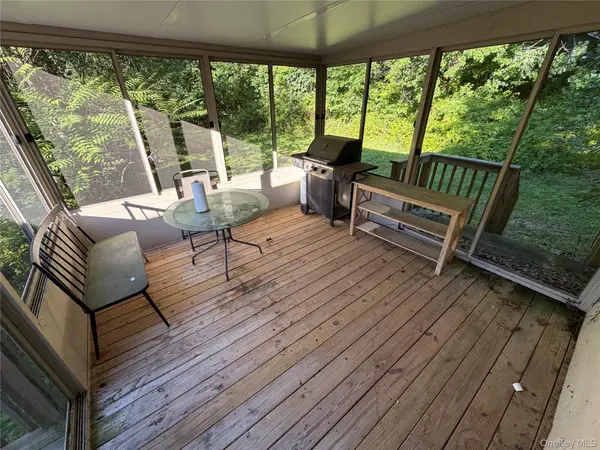 1836 State Route 52 RD, Walden, NY 12586