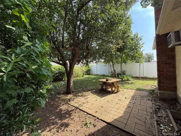 260 8th ST, Bethpage, NY 11714
