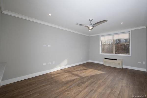 1100 Avalon Square #S1311, Glen Cove, NY 11542