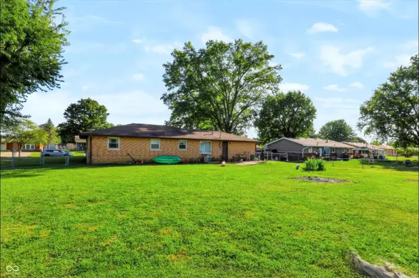 1064 Dacia ST, Taylorsville, IN 47280