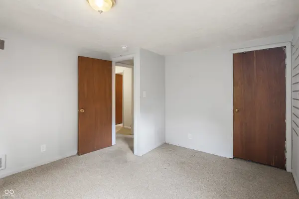5875 Bonnie Brae ST, Indianapolis, IN 46228