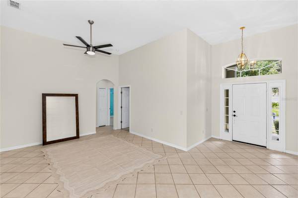 330 LAKE AMBERLEIGH DR, Winter Garden, FL 34787