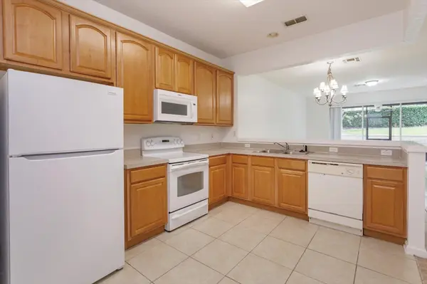 2520 STOCKTON DR, Sanford, FL 32771