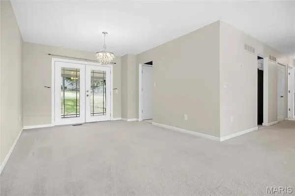 347 Parma DR, Ballwin, MO 63021