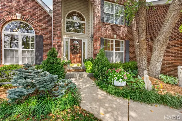 730 Longfellow CIR, O'fallon, MO 63366