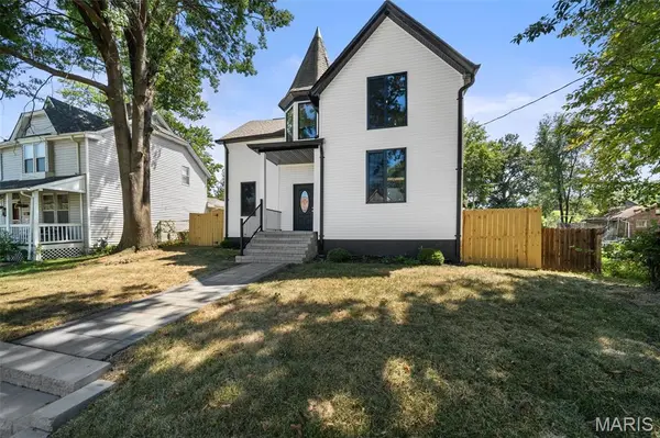 6252 Famous AVE, St Louis, MO 63139