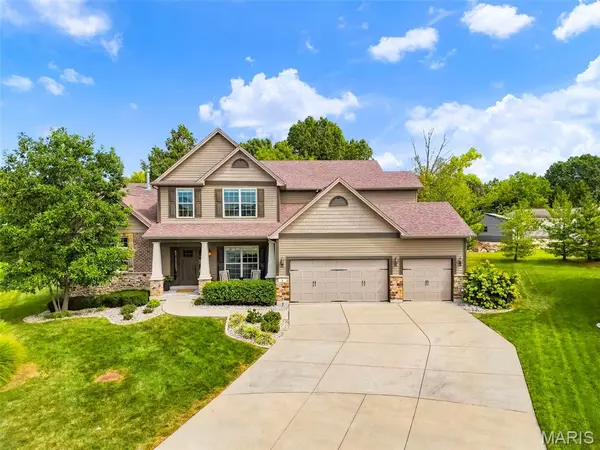 5 Wyndemere CT, Lake St Louis, MO 63367