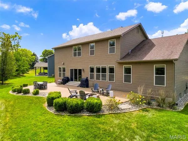 5 Wyndemere CT, Lake St Louis, MO 63367