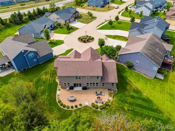 5 Wyndemere CT, Lake St Louis, MO 63367