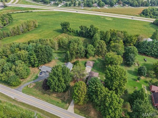 5831 Redbud Ln, Edwardsville, IL 62025